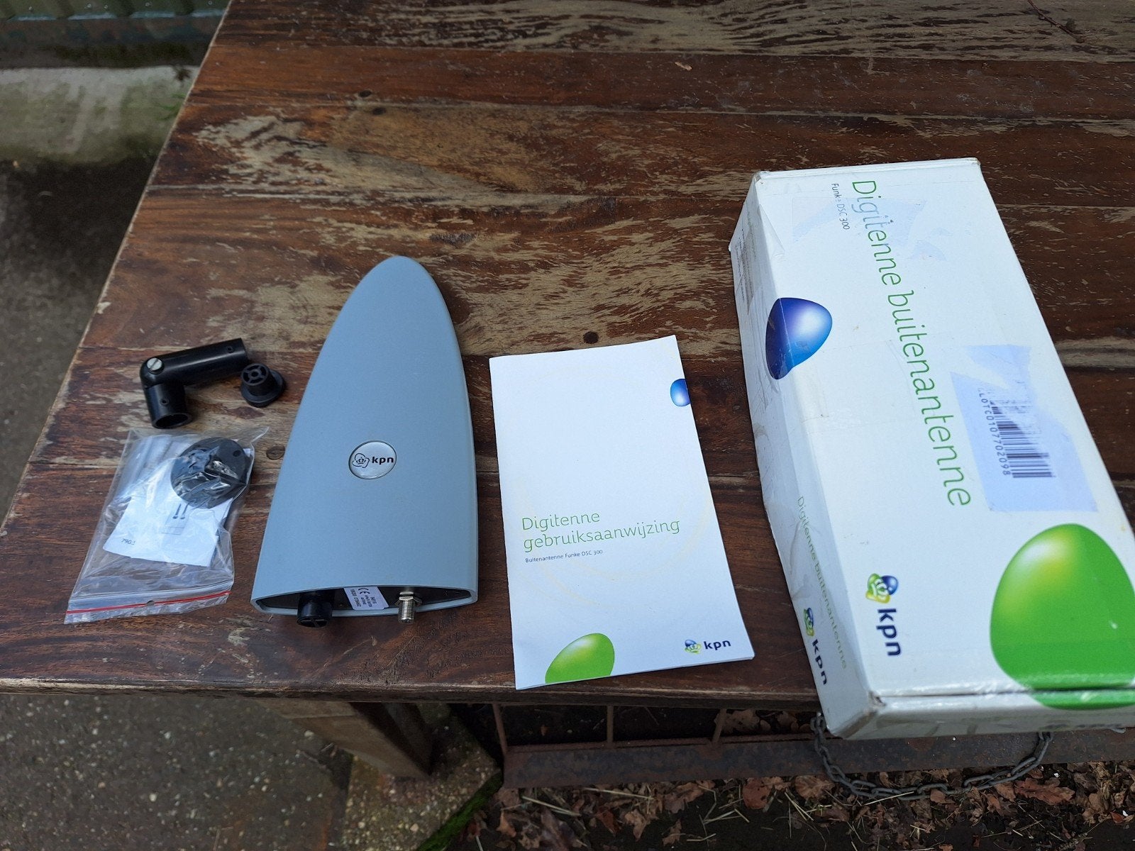 KPN Digitenne Buitenantenne met Bevestigingsmateriaal, Ophalen of Verzenden, Gebruikt, Antenne
