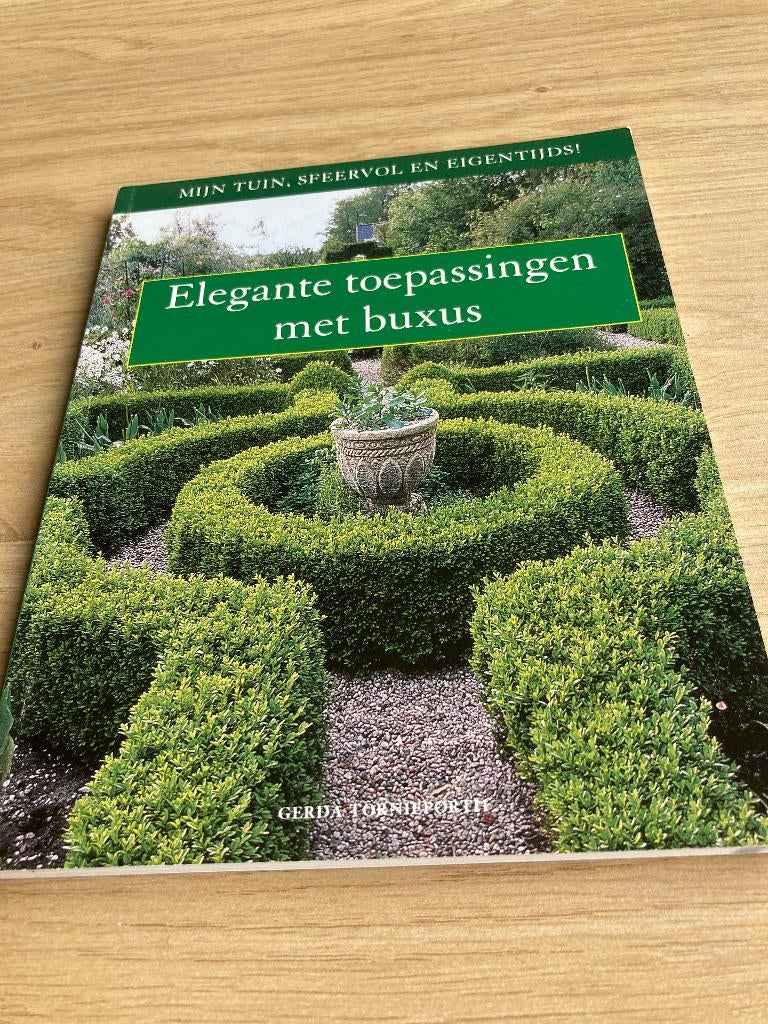 Boek Gerda Torniepoth, Tuin en Terras, Planten | Bomen, Volle zon, Bloeit niet, Minder dan 100 cm, Overige soorten