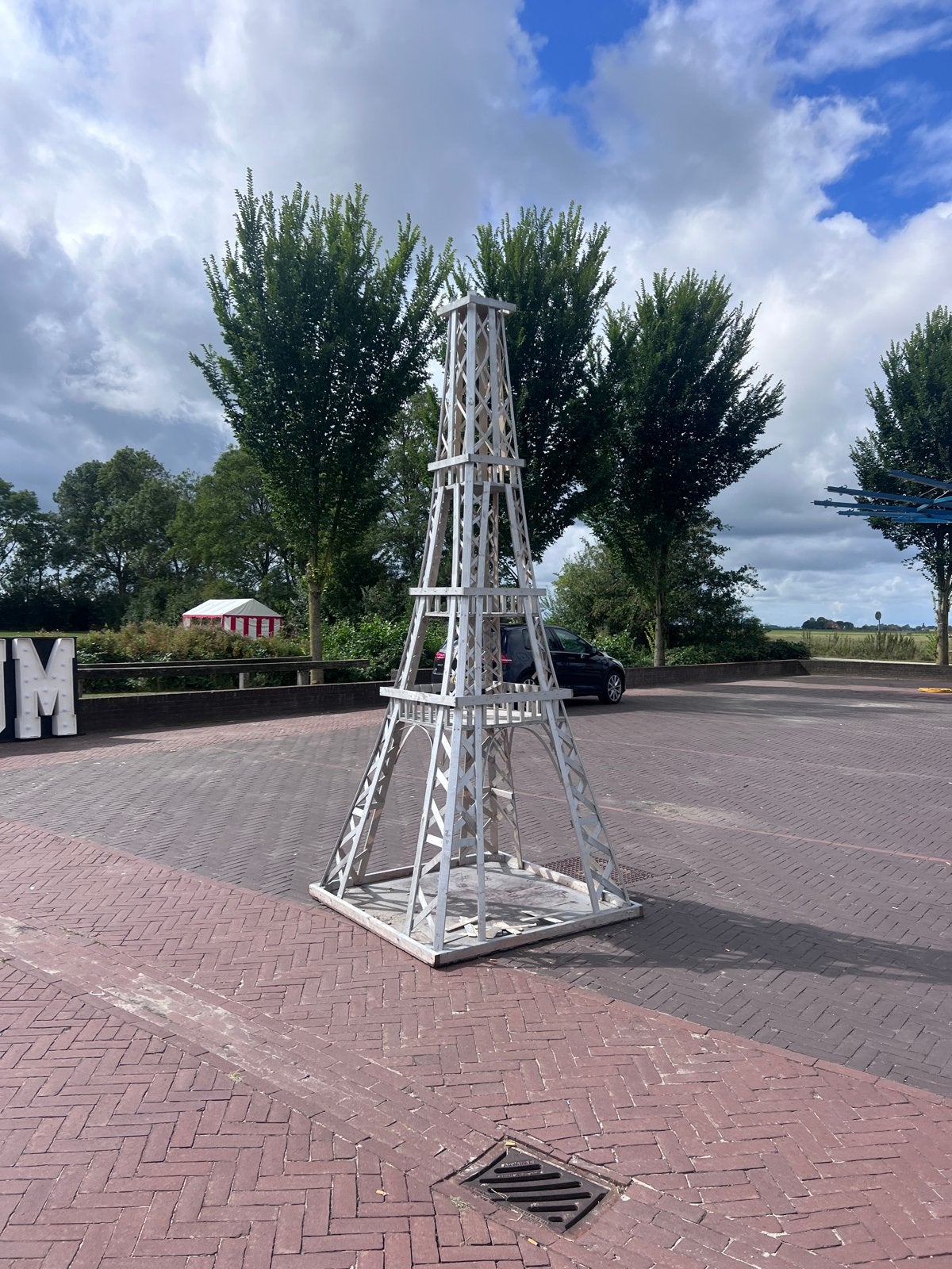 Feestdecoratie Frankrijk: Eiffeltoren, molen, piramide, Ophalen, Gebruikt, Versiering, Overige