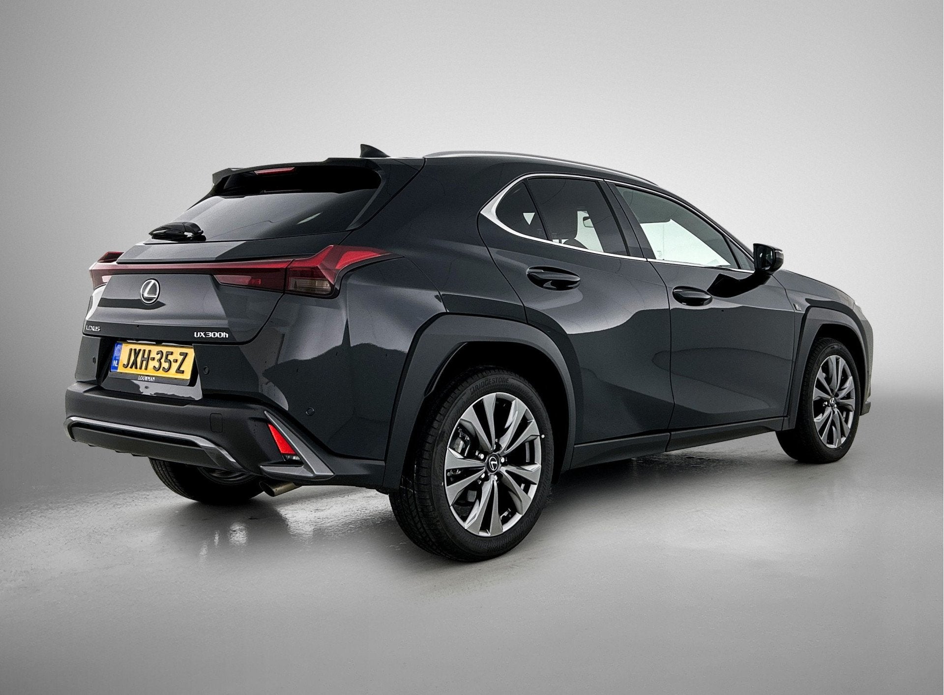 Lexus UX 300h F SPORT Design | Navigatie | BLS | PDC |, 12 maanden, Gebruikt, 4 cilinders, Zwart