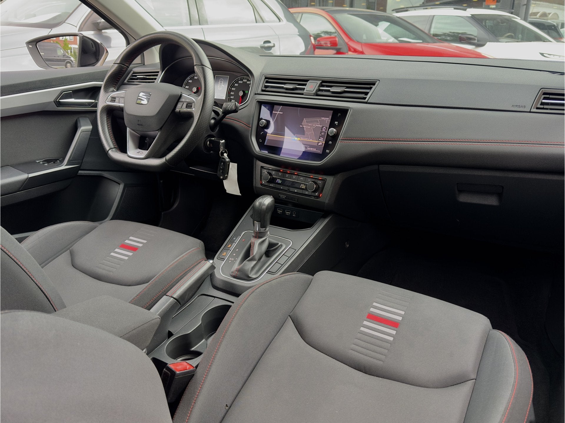 SEAT Ibiza 1.0 TSI FR AUT7 INTENSE NAVI CAMERA APPLE-CARPLAY, Dealer onderhouden, Gebruikt, Euro 6, 580 kg