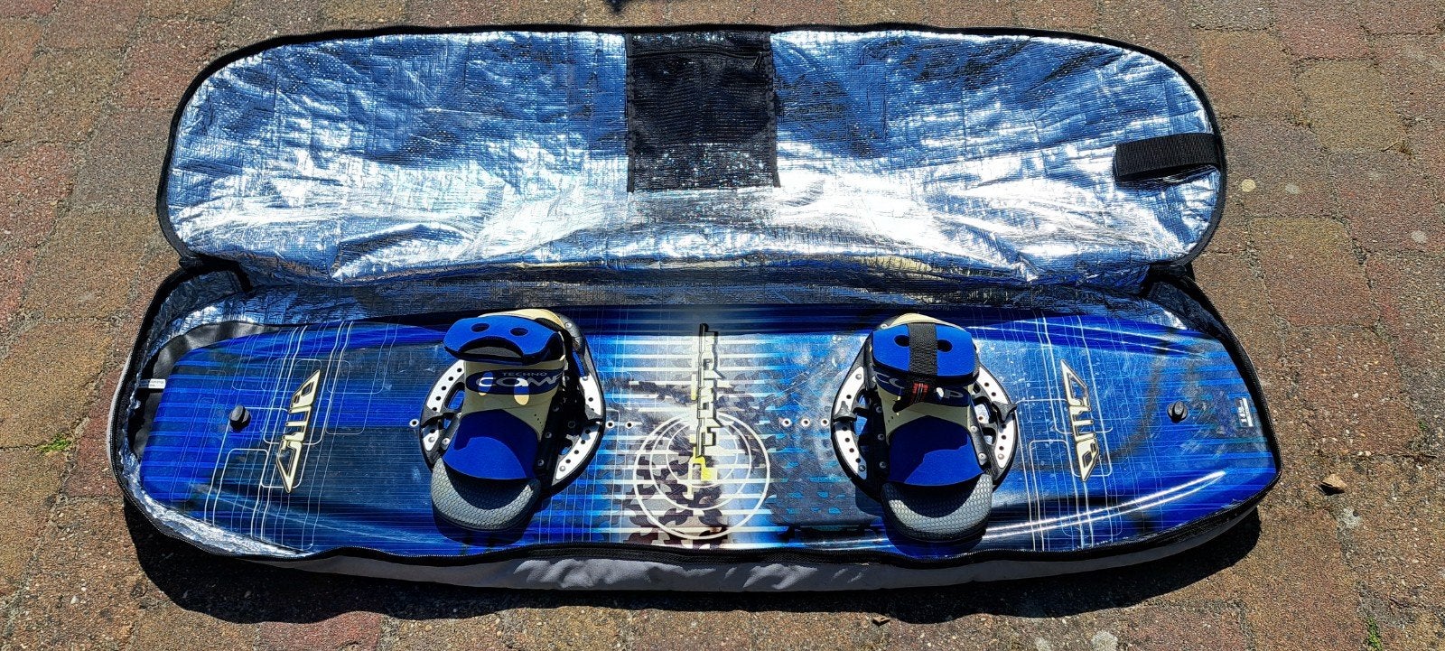 Wakeboard met bindingen CWB 142cm - Maat 45, Watersport en Boten, Wakeboarden, Gebruikt, Board en Schoenen, Ophalen