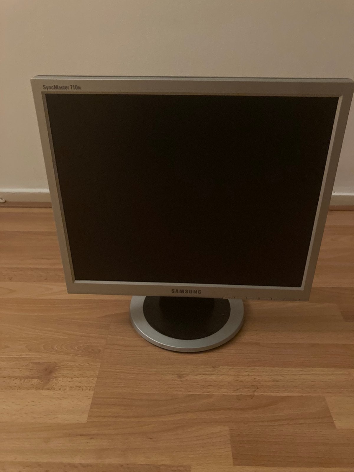 Samsung SyncMaster 710N – 17 inch LCD Monitor (VGA), Gaming, Ophalen of Verzenden, Zo goed als nieuw, Overige typen