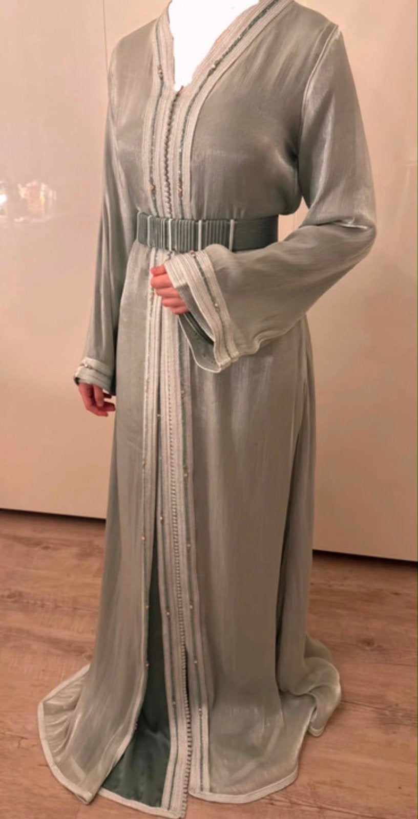 Elegante handgemaakte mintgroene Marokkaanse jurk met riem, Ophalen, Overige typen, Zo goed als nieuw, Maat 36 (S)
