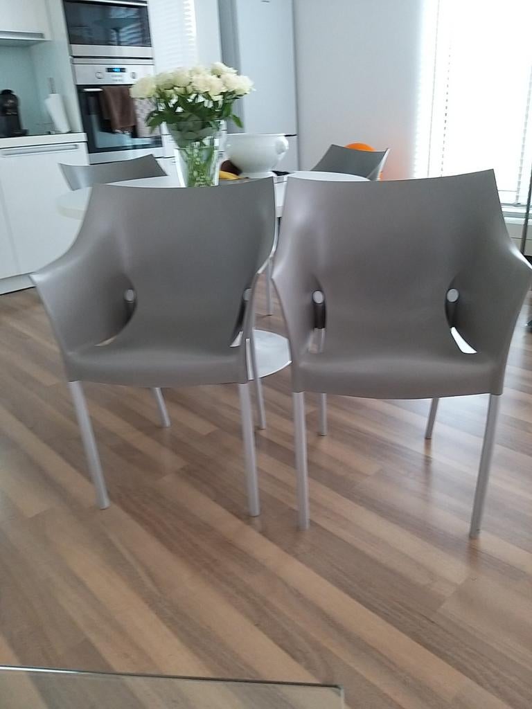 Mooie drno stoelen philipstarck p.s35, Design, Ophalen of Verzenden, Zo goed als nieuw, Grijs