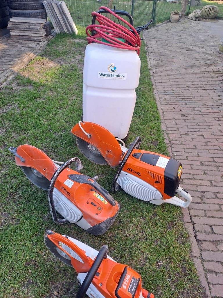 Tuingereedschap te huur: Stihl doorslijpers en trilplaat, Ophalen