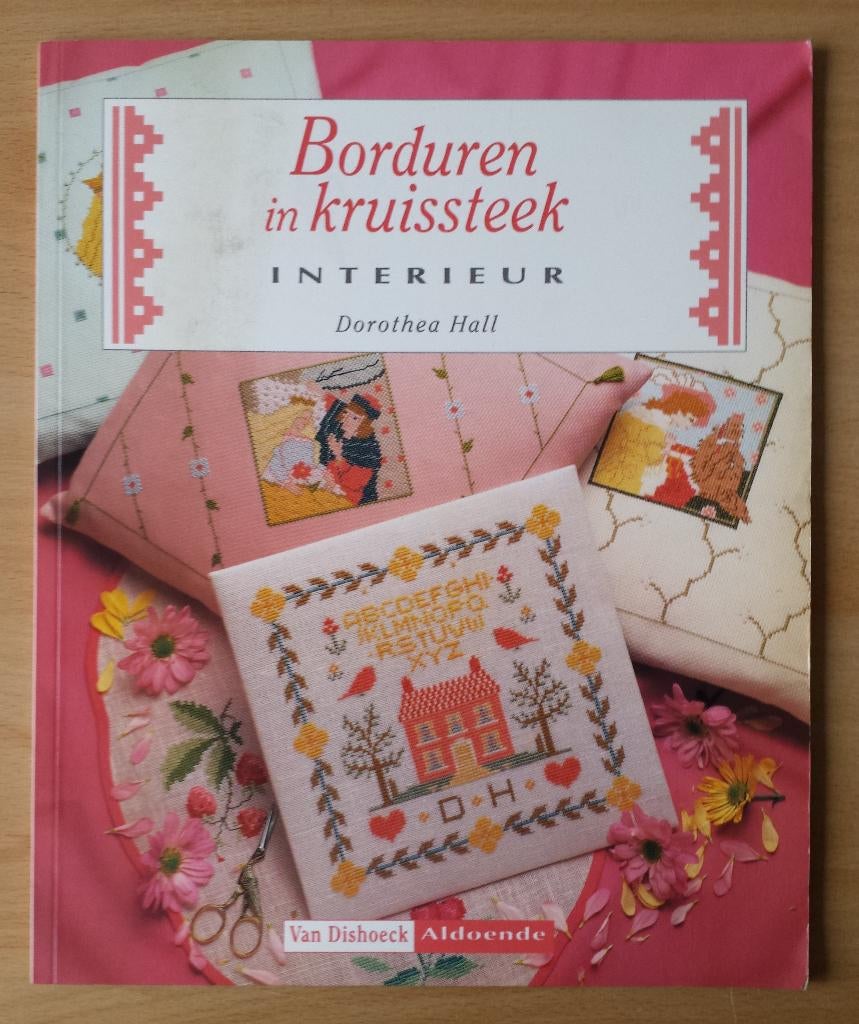 Borduren in Kruissteek - Interieur - Dorothea Hall - 1993, Patroon, Gebruikt, Ophalen of Verzenden, Nvt