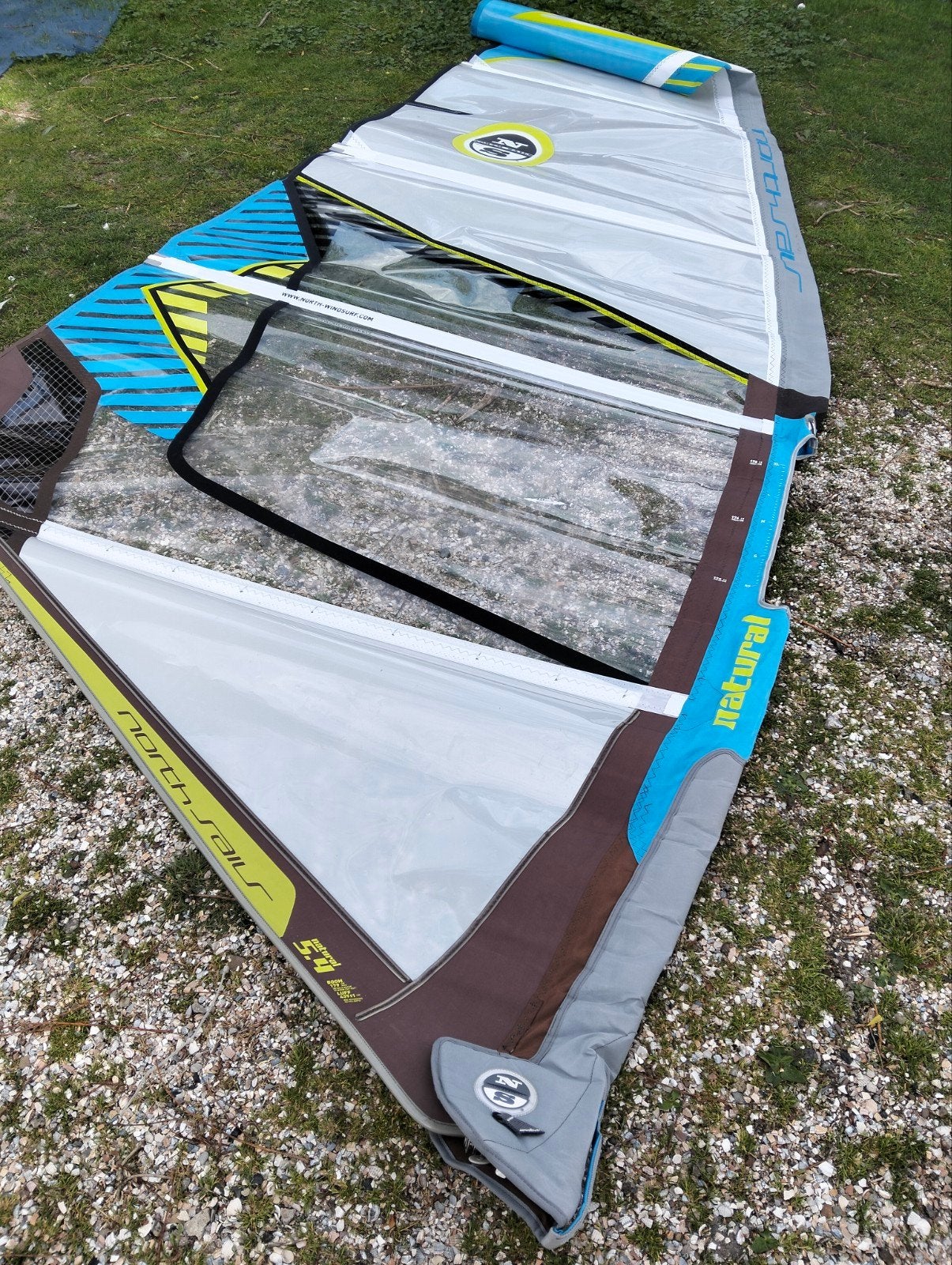 Vakantie set: N.S. Ice 4.5 m2 Natural 5.4 m2,gold mast 400, Watersport en Boten, Windsurfen, Ophalen, North sails, Zo goed als nieuw