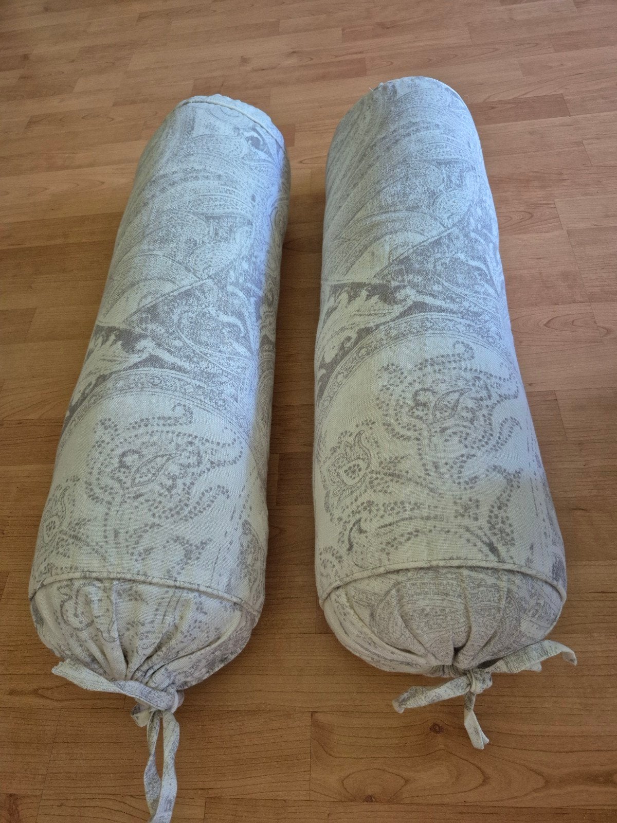 2 Zara Home sluimerrollen 60 x 20 cm, Huis en Inrichting, Ophalen of Verzenden, Zo goed als nieuw, Wit, Vierkant
