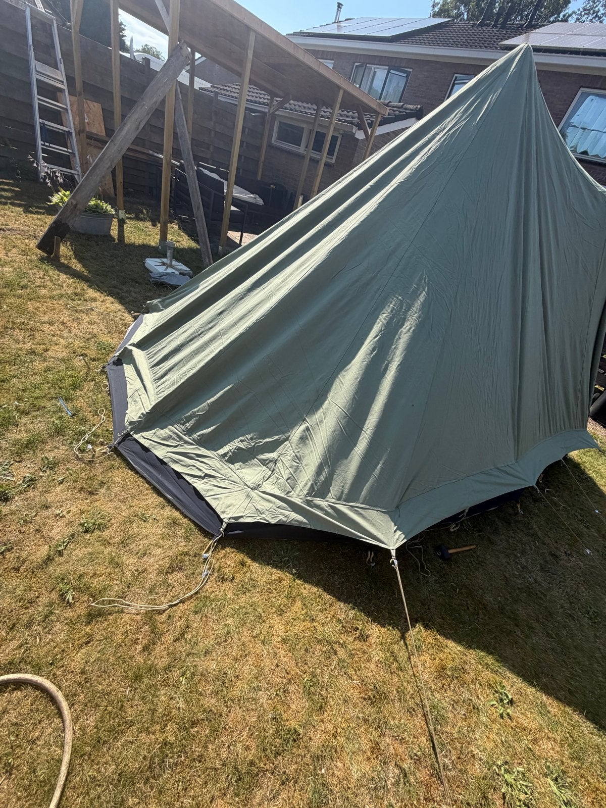Grote legertent / piramidetent - compleet met haringen, Caravans en Kamperen, Tenten, Ophalen, Gebruikt, Meer dan 6