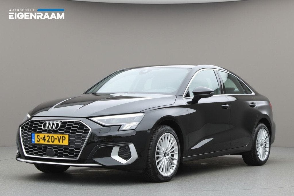 Audi A3 Limousine 30 TFSI Pro Line | Adaptive Cruise | Navi, Auto's, Audi, Gebruikt, Automatische klimaatregeling, Zwart, Origineel Nederlands