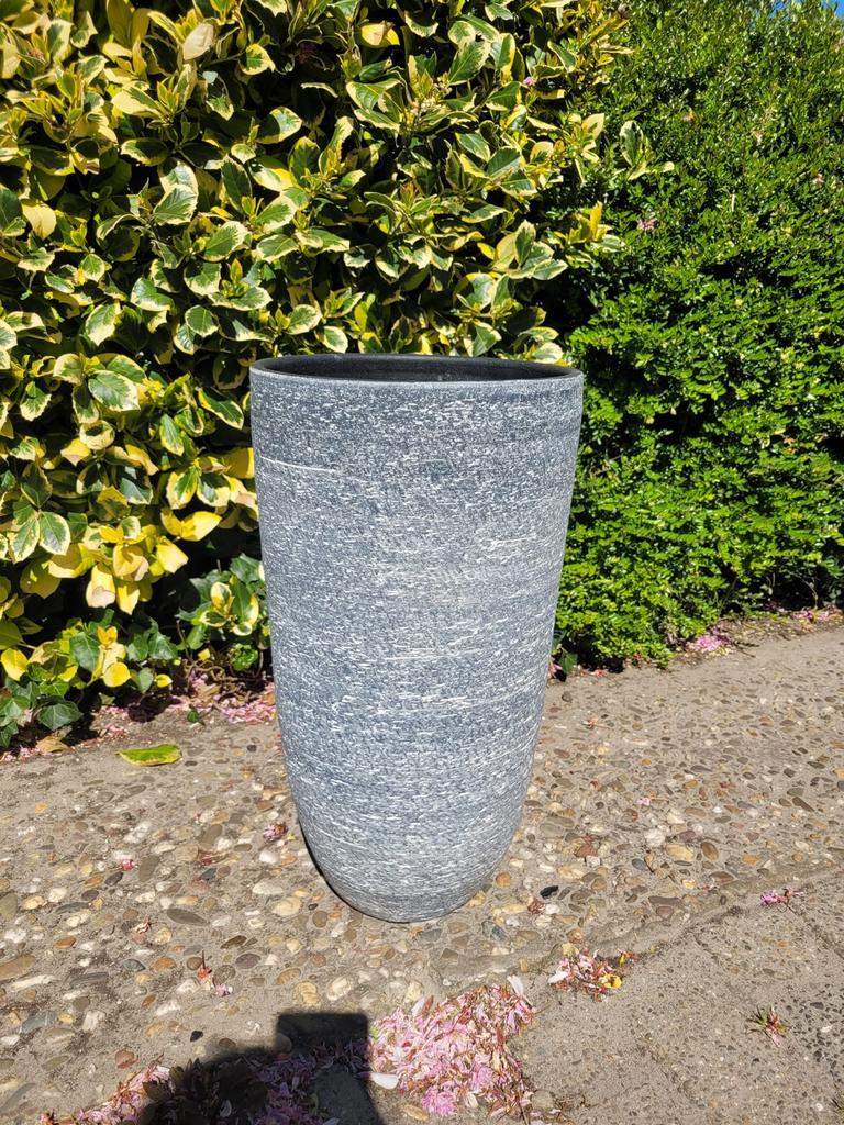 Stijlvolle Grijze Bloempot - Hoog en Modern Design, Tuin en Terras, Ophalen, Steen, Balkon, Minder dan 60 cm