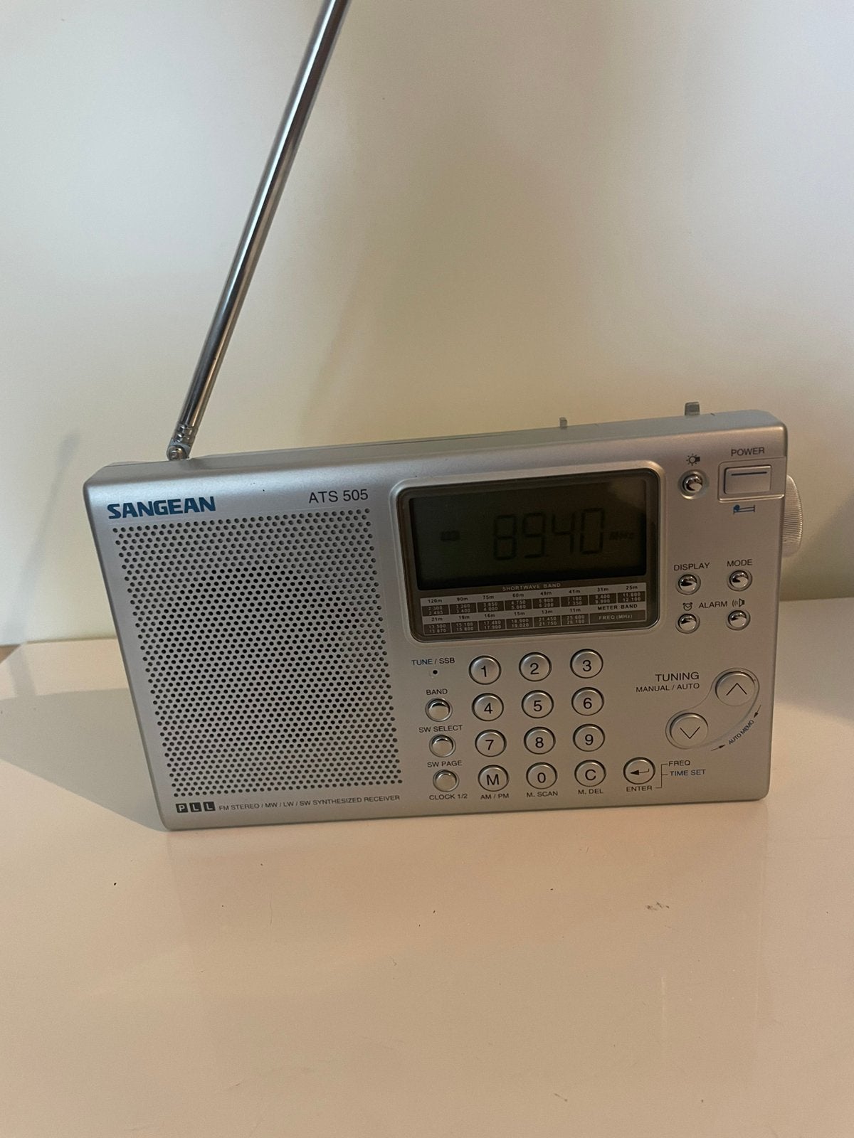 Sangean ATS-505 Wereldontvanger met Hoesje, Ophalen, Zo goed als nieuw, Wereldontvanger