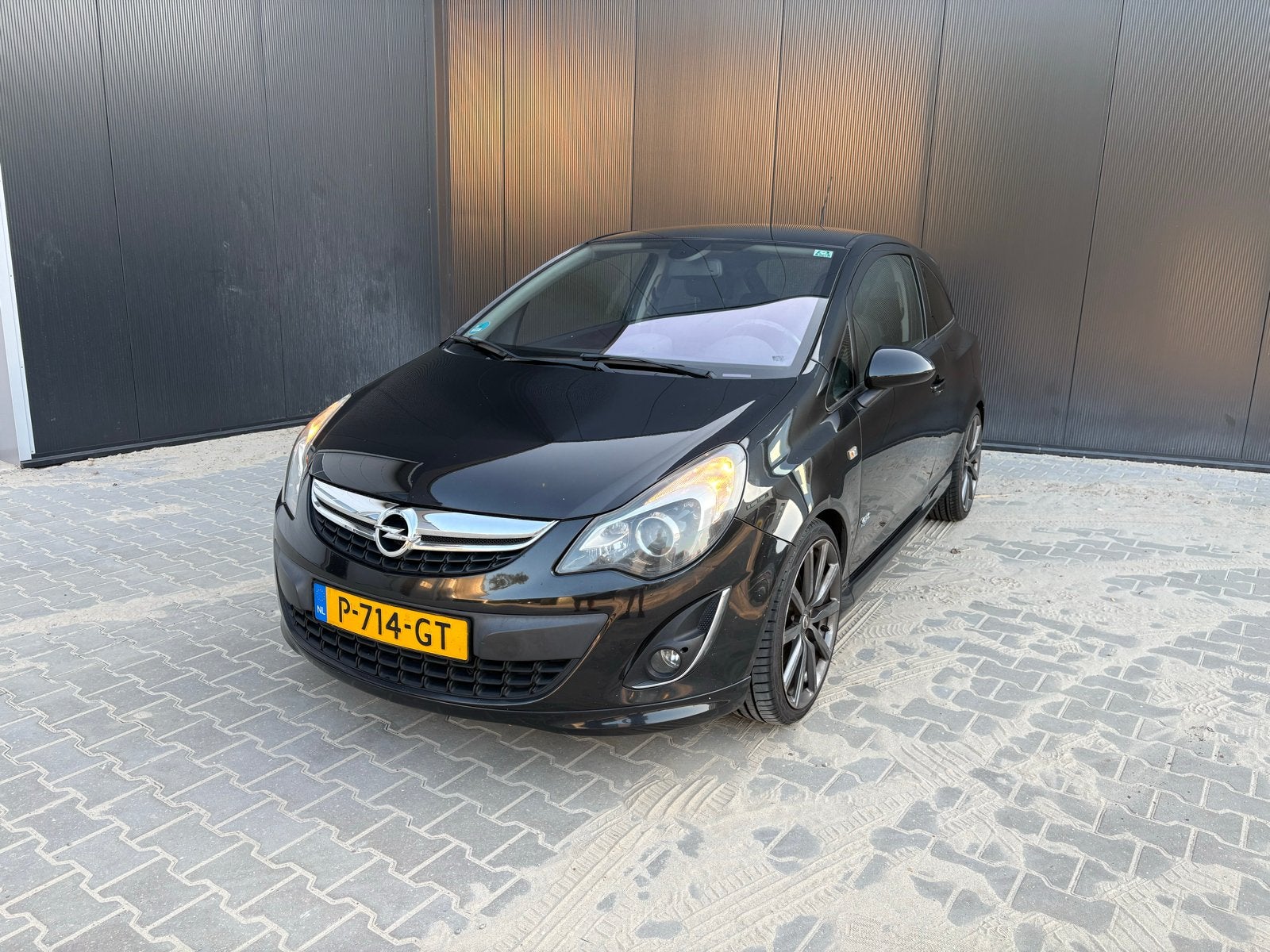 Opel Corsa 1.6 turbo color edition opc line, Zwart, 14 km/l, Handgeschakeld, Particulier