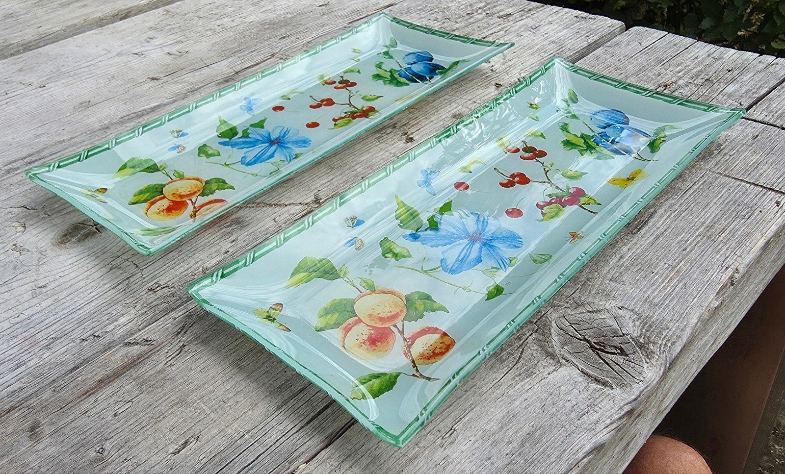 2 Glazen Petit-Four/Serveertrays Janneke Brinkman-Salentijn, Huis en Inrichting, Schaal, Ophalen of Verzenden, Rechthoekig, Glas