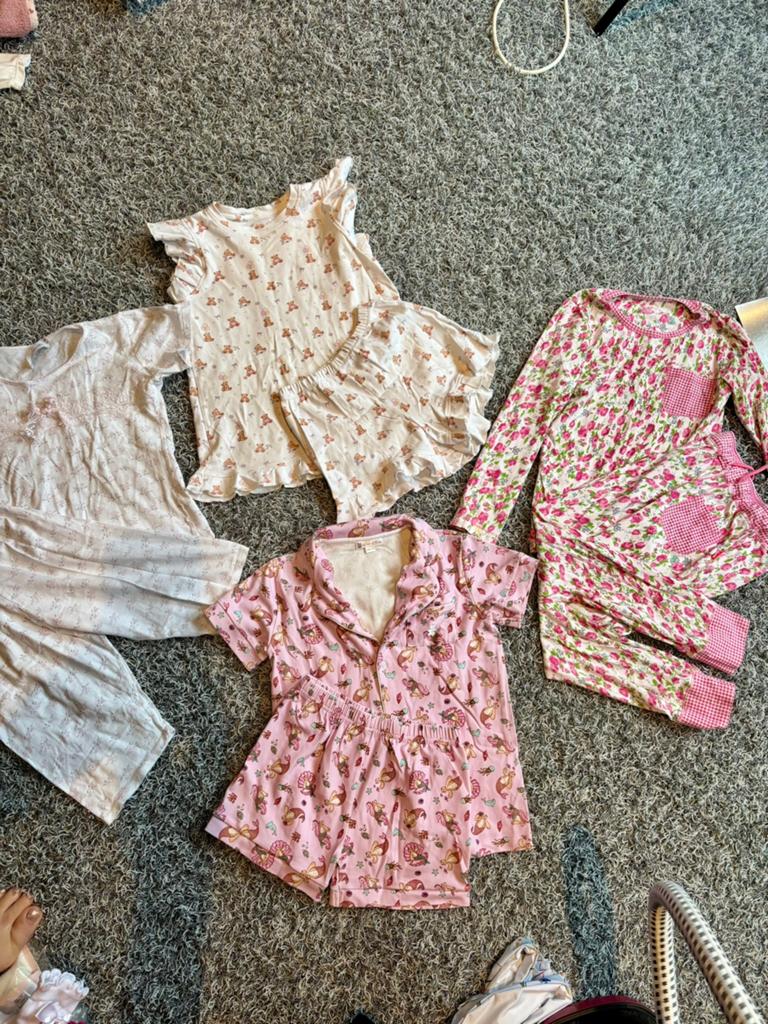 4 merk pyjamas 8 jaar, Kinderen en Baby's, Kinderkleding | Maat 128, Ophalen of Verzenden, Zo goed als nieuw, Meisje, Nacht- of Onderkleding