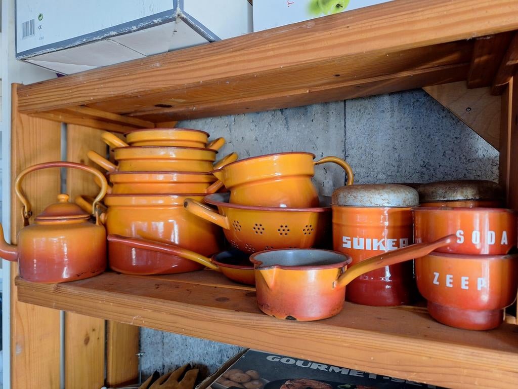 Brocante Vintage Emaille Keukenset Oranje bijna compleet, Ophalen of Verzenden