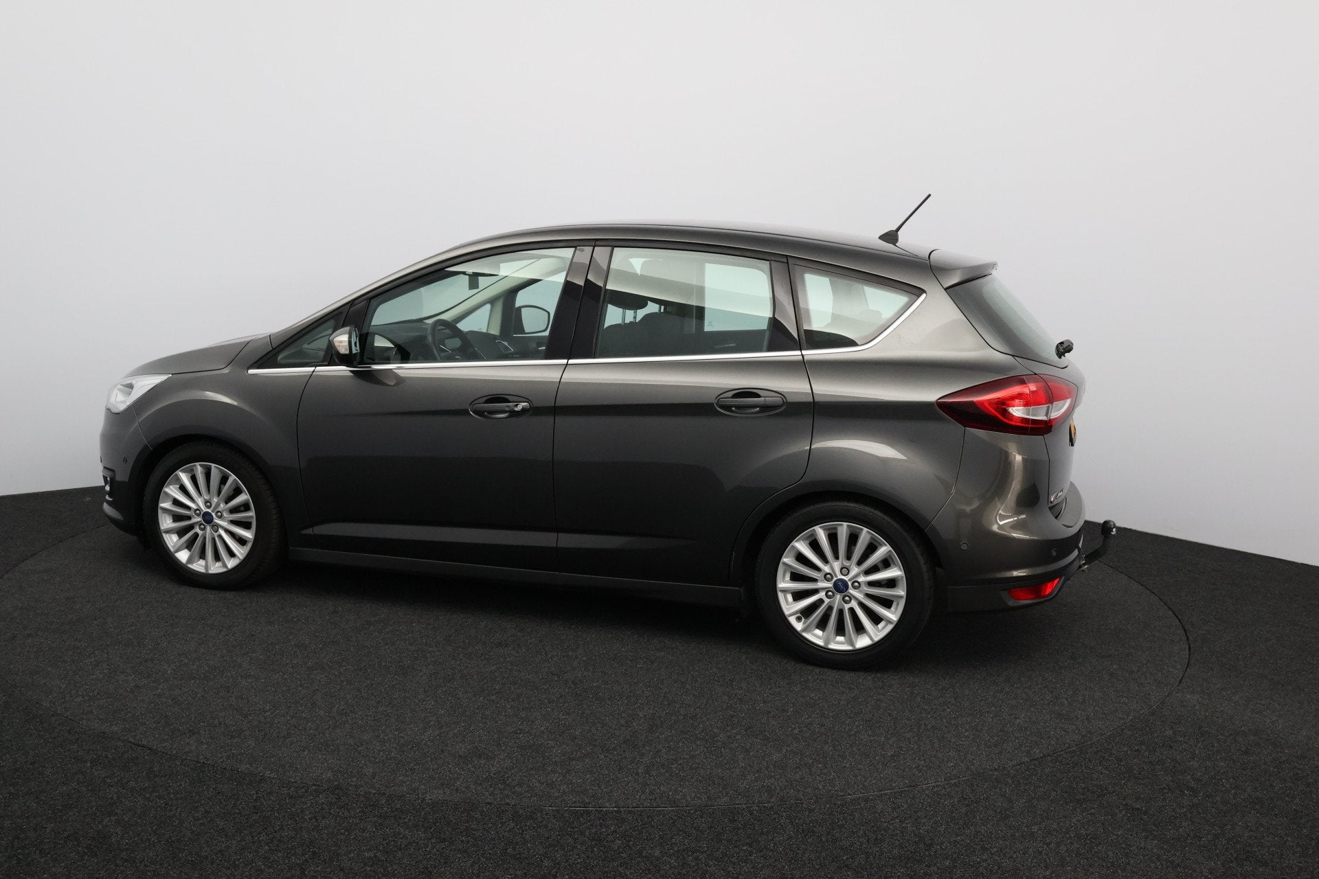 Ford C-MAX 1.0 Titanium /DEALER ONDERHOUDEN! /Trekhaak! /Voo, Voorwielaandrijving, Stof, Gebruikt, Euro 6