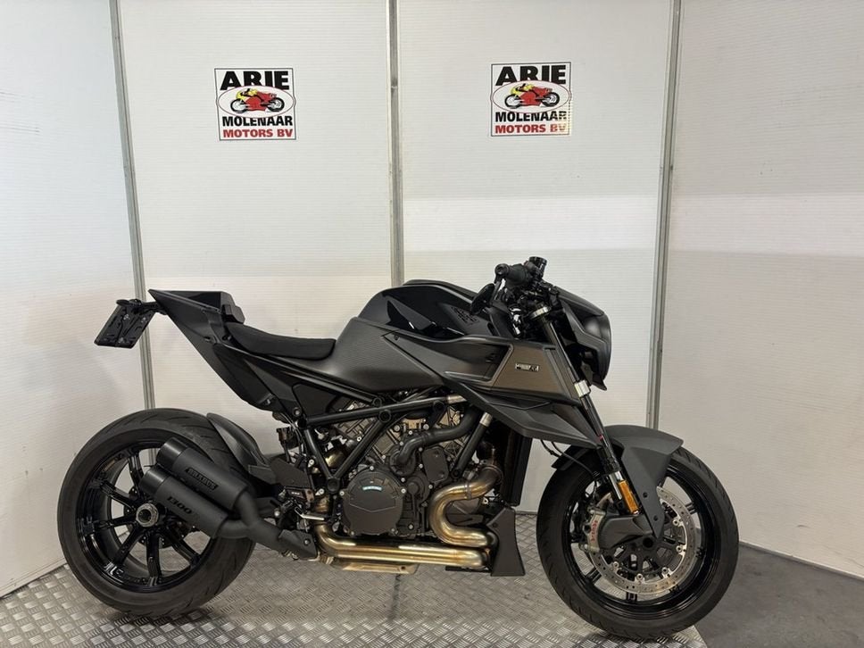 KTM BRABUS 1300 R (bj 2024), 2 cilinders, KTM, Motorrijbewijs A, Bedrijf