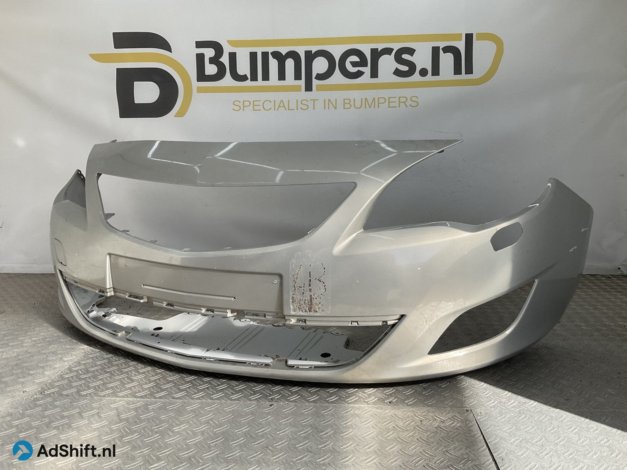 Bumper Opel Astra J 2007-2011 13368660 Voorbumper i9-20146, Auto-onderdelen, Bumper