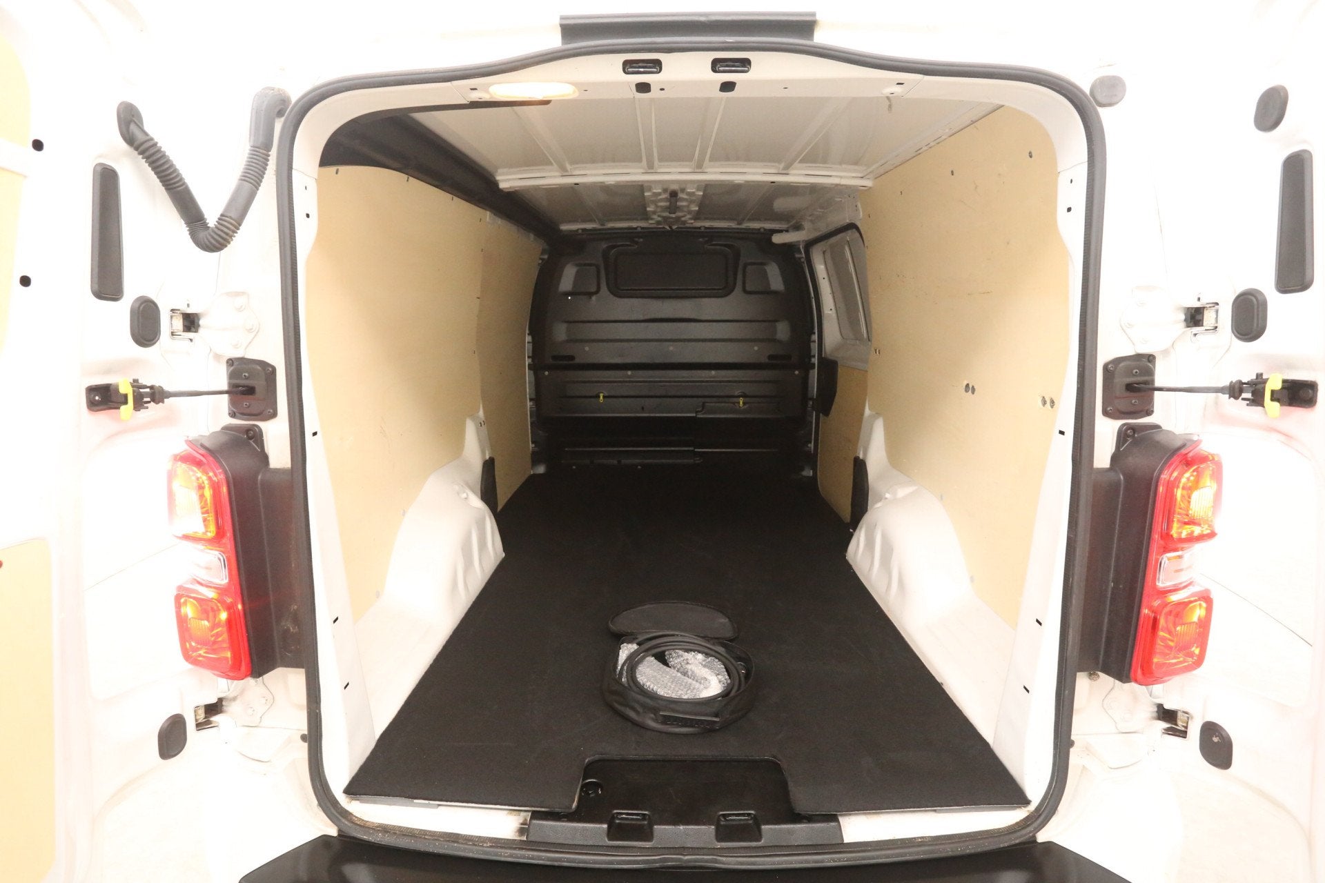 Fiat E-Scudo 75 kWh L3H1 | Snelladen | SOH 93% | Clima | Cam, Gebruikt, Parkeersensor, Wit, 75 kWh
