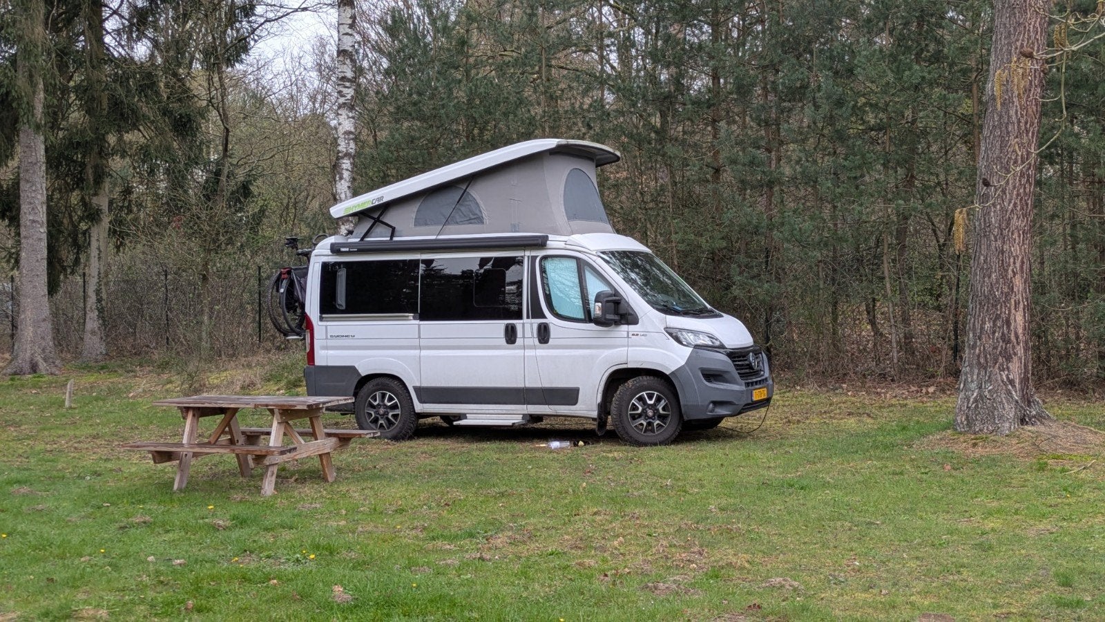 Hymer Sydney Buscamper met hefdak en fietsendrager, Fiat, Raamblindering, Particulier, Hymer