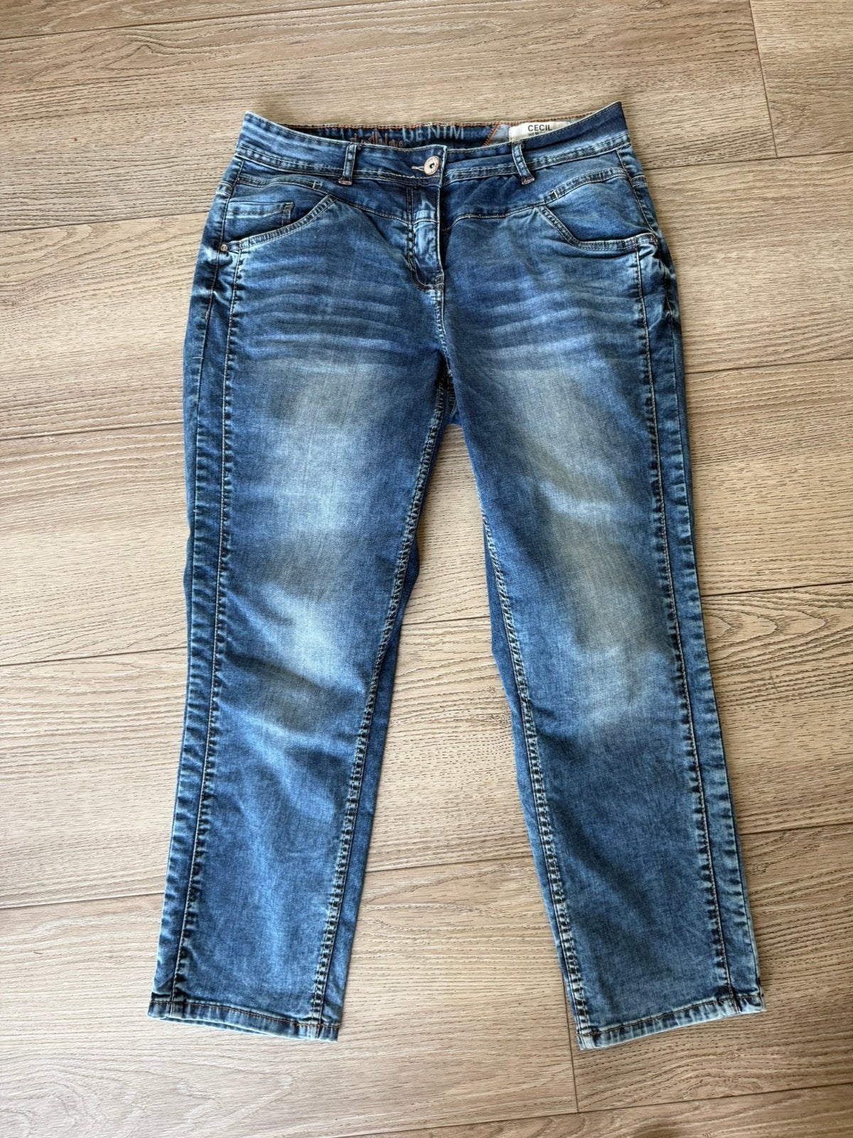 Cecil jeans Scarlett maat 31. Lengte 28 cm. Zomer kwaliteit, Ophalen of Verzenden, Zo goed als nieuw, Blauw, W30 - W32 (confectie 38/40)