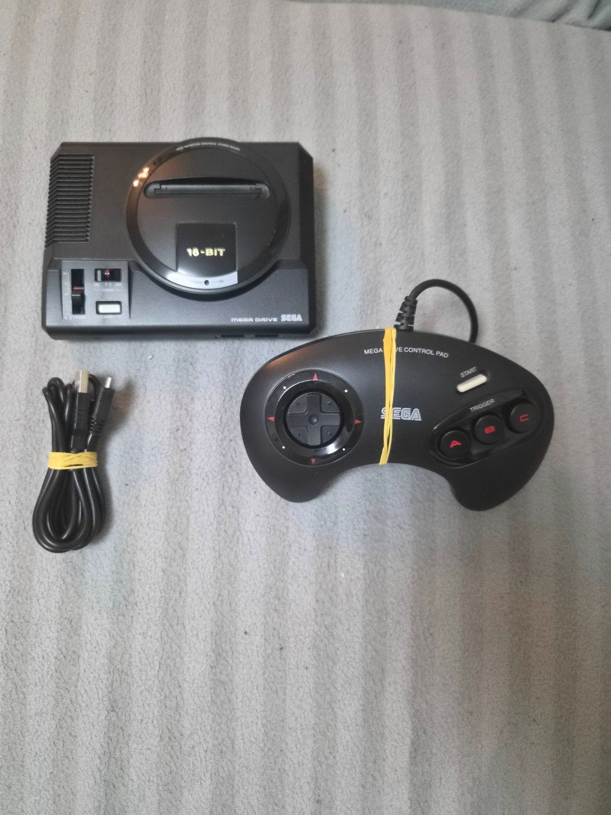 Sega Mega Drive Mini met 1 controller 91 games, Spelcomputers en Games, Met games, Mega Drive, Ophalen of Verzenden, Zo goed als nieuw