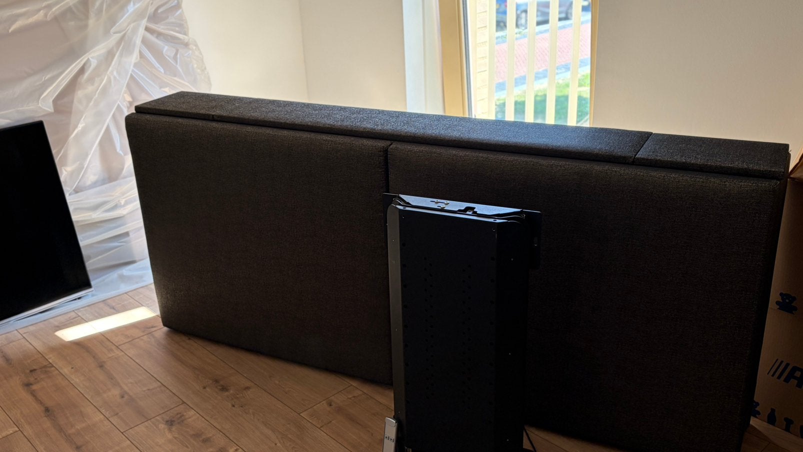 Serta bed voetmeubel met lift en tv Cecotec Smart TV 50 inch, Ophalen, Zo goed als nieuw, 25 tot 50 cm, Minder dan 100 cm