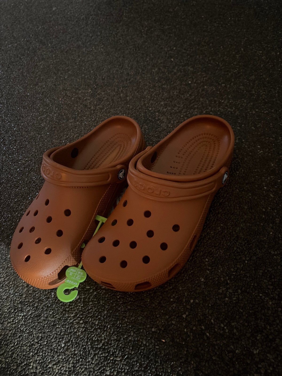 Nieuwe Crocs Classic Clogs - Bruin, Ophalen of Verzenden, Nieuw, Bruin, Slippers