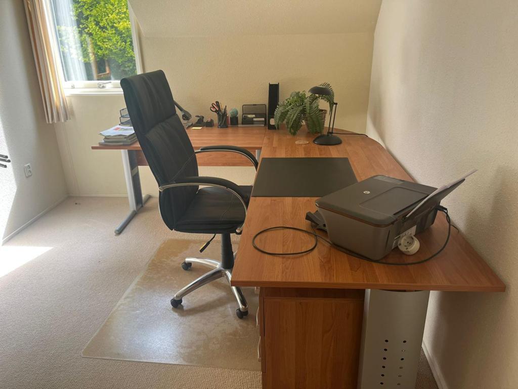 Bureau complete set, Huis en Inrichting, Bureaus, Ophalen, In hoogte verstelbaar
