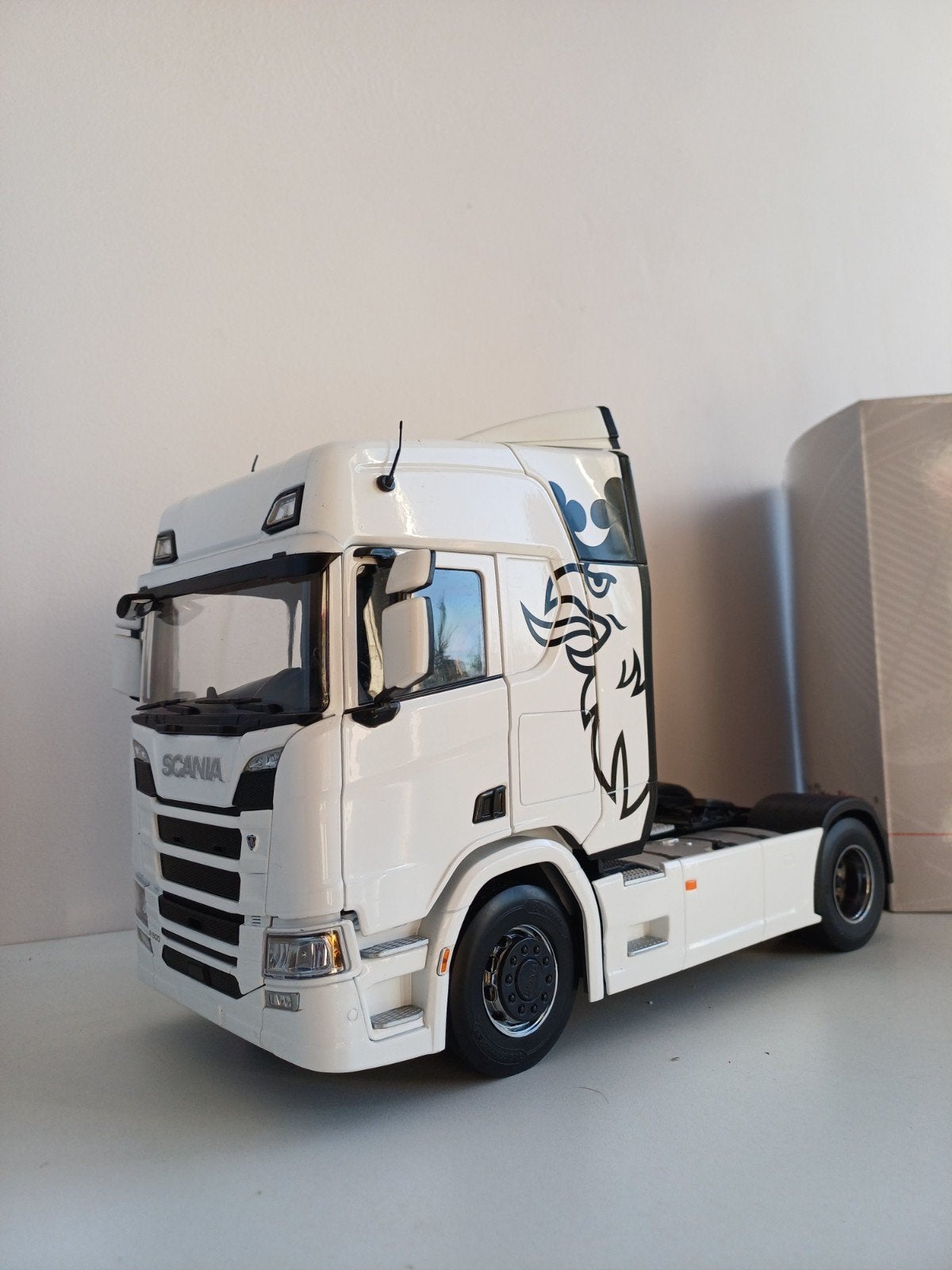 1:18 Premium ClassiXXs ixo Scania R500, Ophalen of Verzenden, Zo goed als nieuw, Overige merken