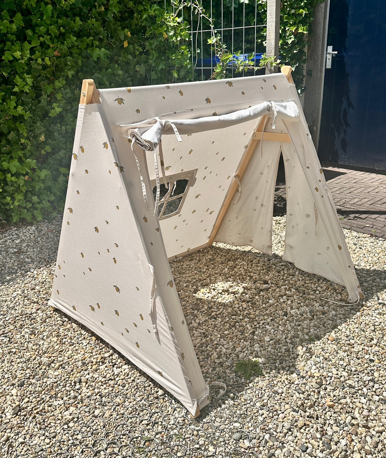 Konges Slojd Speeltent, Ophalen, Zo goed als nieuw