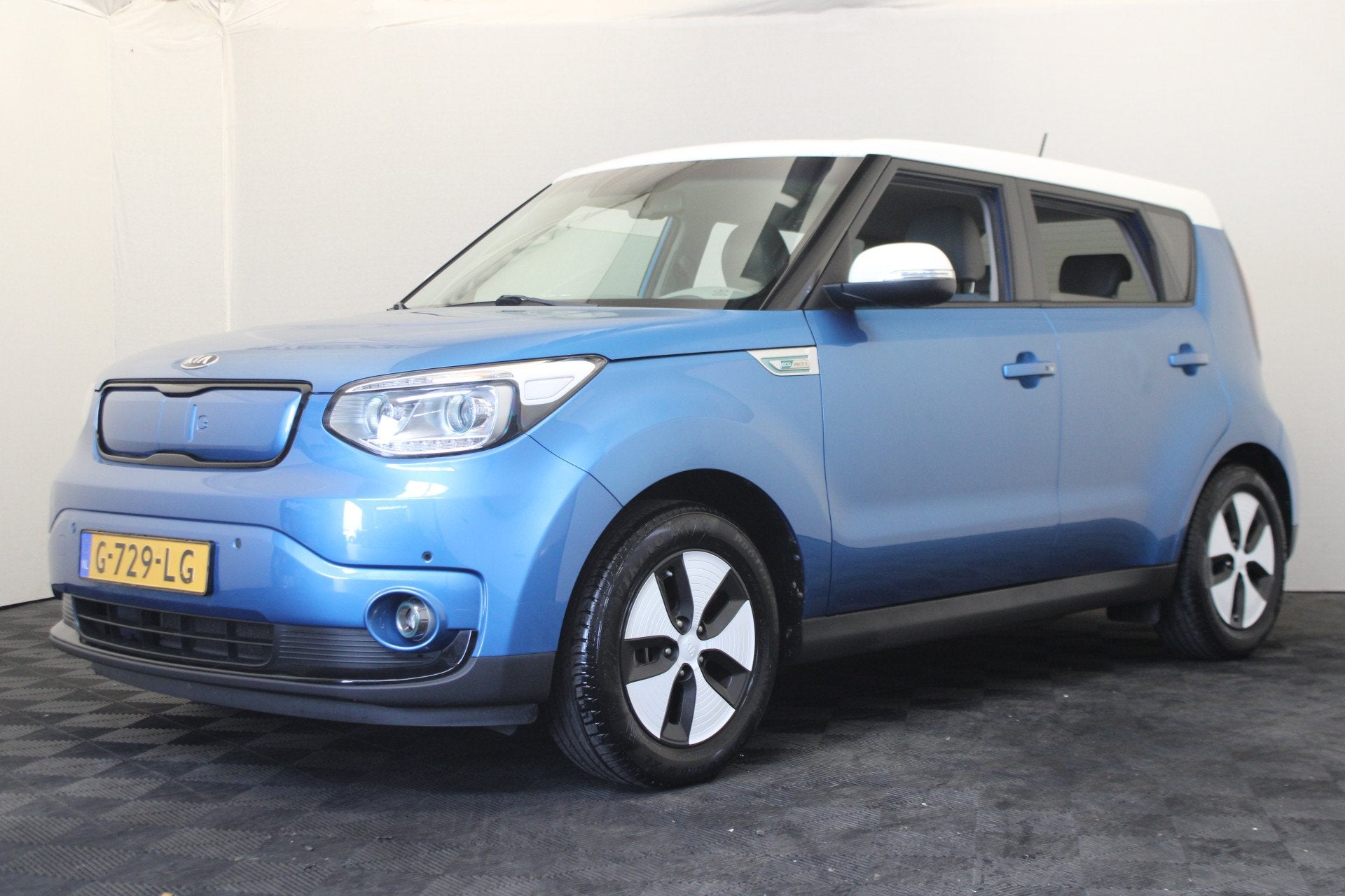 Kia Soul EV ExecutivePlusLine 27 kWh (bj 2016, automaat), Auto's, Kia, Gebruikt, Beige, Blauw, 1465 kg
