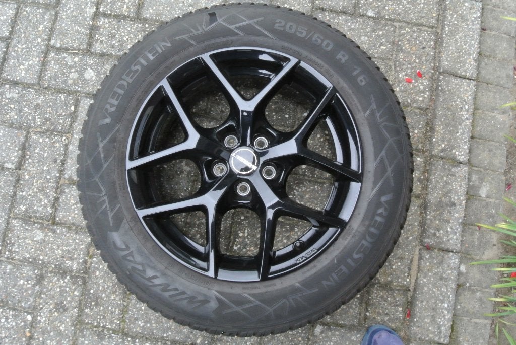 Te Koop Set LM Velgen met Winterbanden, Ophalen of Verzenden