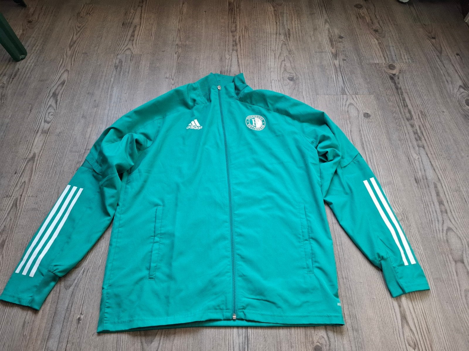 trainings jasje feyenoord, Maat 52/54 (L), Ophalen of Verzenden, Zo goed als nieuw, Adidas
