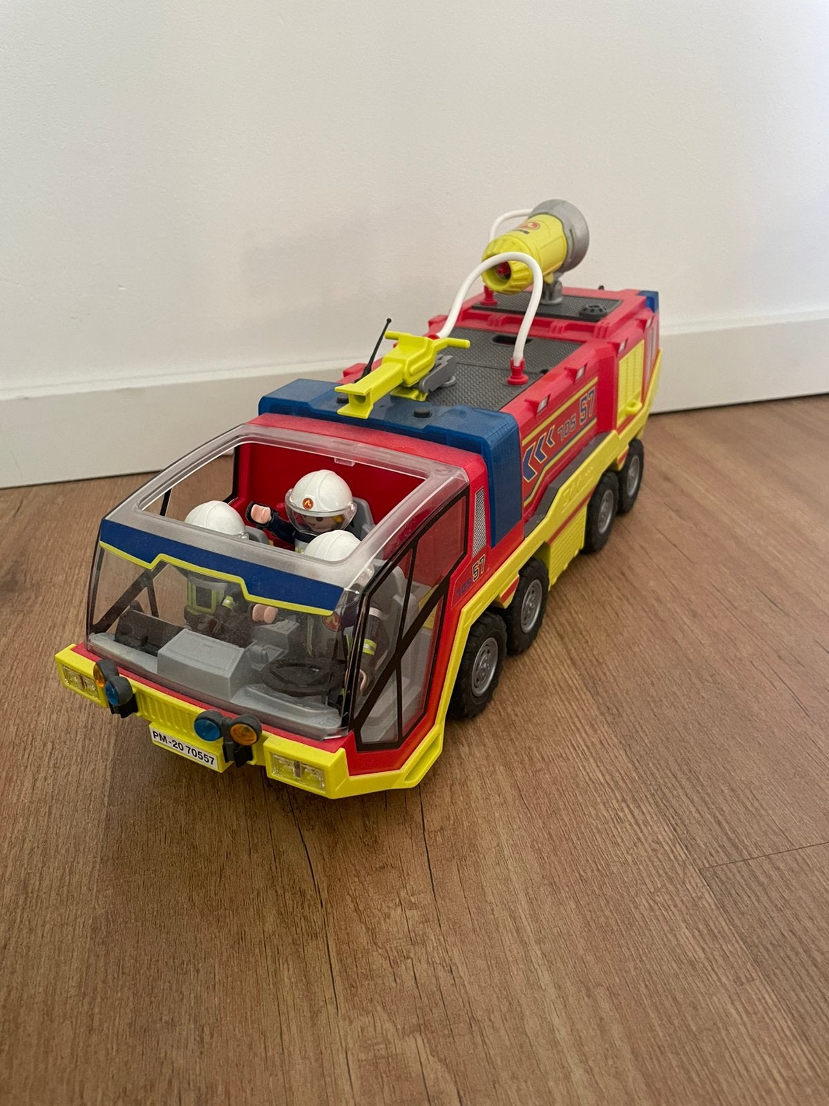 Playmobil brandweer vliegveld model 70557, Ophalen, Complete set, Voertuig, Zo goed als nieuw