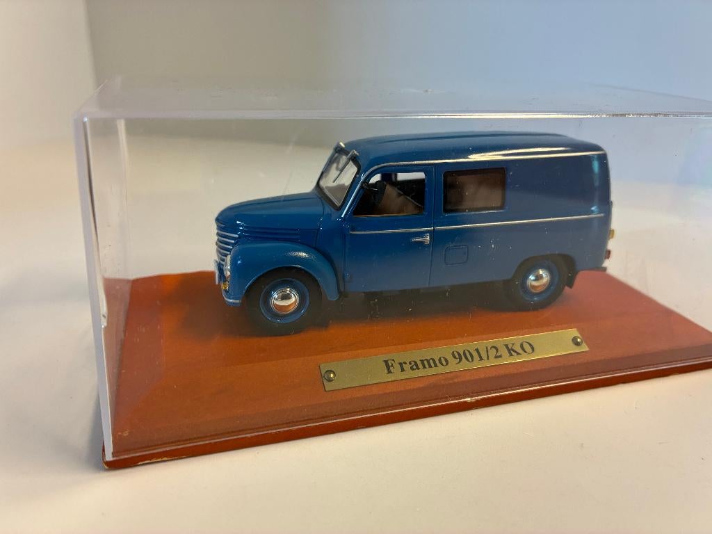 27452: Framo 901/2 KO - Atlas 1:43, Hobby en Vrije tijd, Modelauto's | 1:43, Auto, Ophalen of Verzenden, Zo goed als nieuw, Bachsatztstr. 54 D 72131 Ofterdingen, Germany