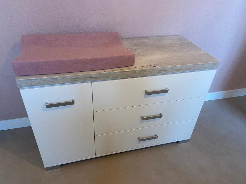 Mooie commode te koop! (onderdeel van kinderkamer), Ophalen, 50 tot 70 cm, 100 cm of meer, Zo goed als nieuw