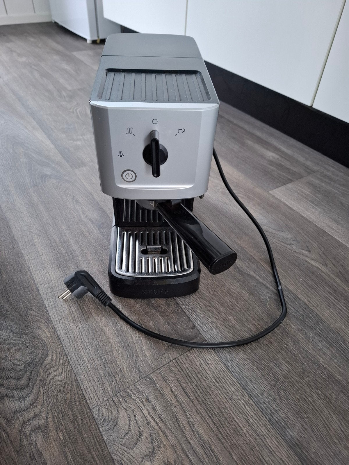 Krups Espressomachine, Witgoed en Apparatuur, Koffiezetapparaten, Ophalen of Verzenden, Espresso apparaat, Koffiebonen, Afneembaar waterreservoir