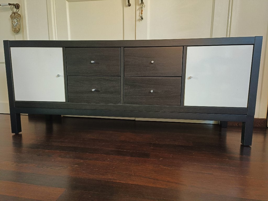 KALLAX kast boekenkast tv kast met onderstel IKEA, Huis en Inrichting, Ophalen, 100 tot 150 cm, Zo goed als nieuw, Minder dan 100 cm