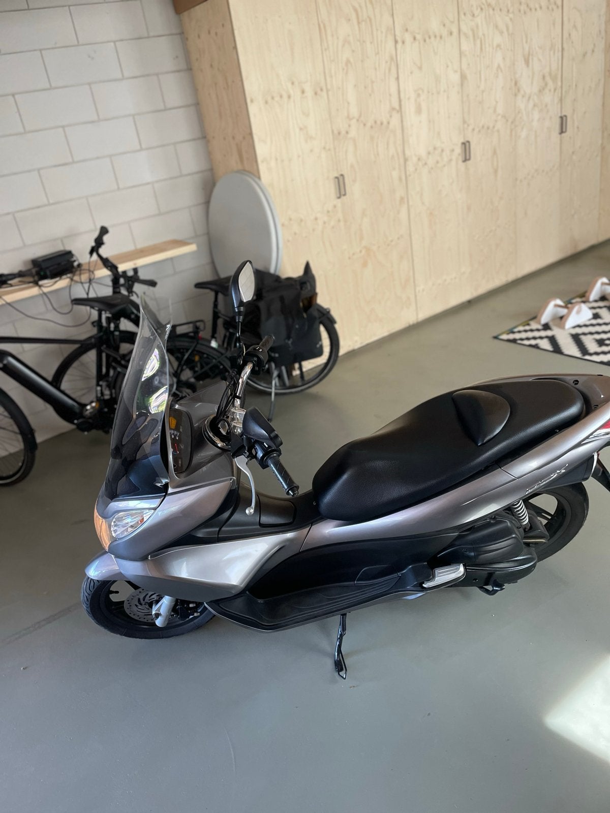 Foto 4 van Honda PCX Scooter - Goed onderhouden