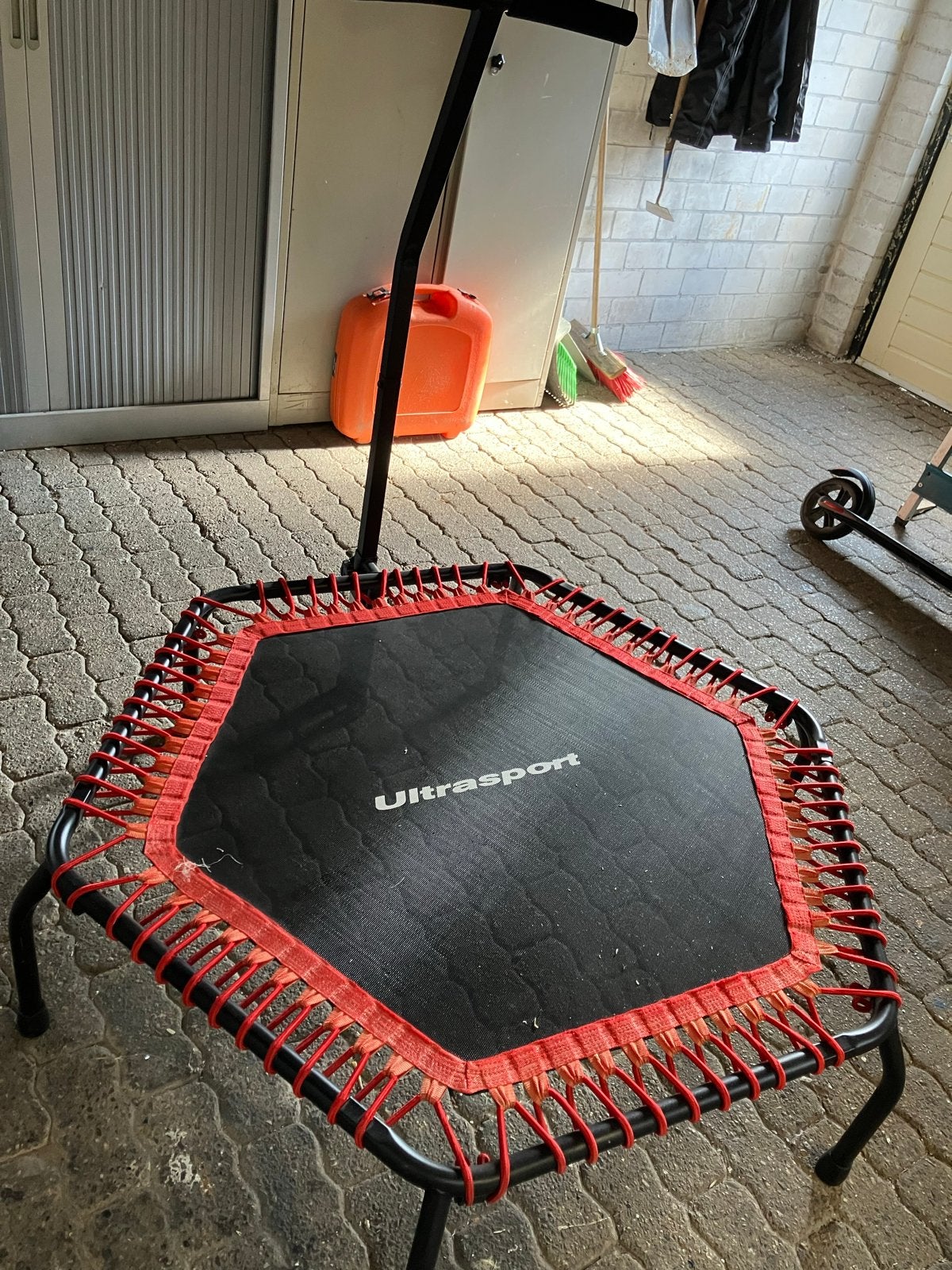Ultrasport sporttrampoline met handvat, Ophalen, Gebruikt