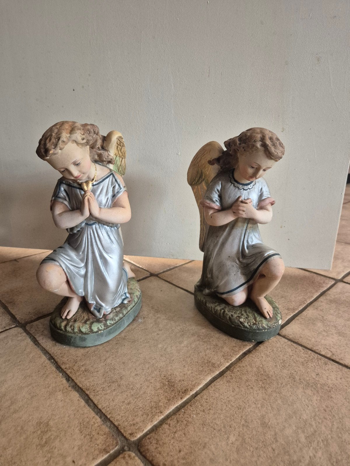 Twee mooie oude engeltjes, Ophalen