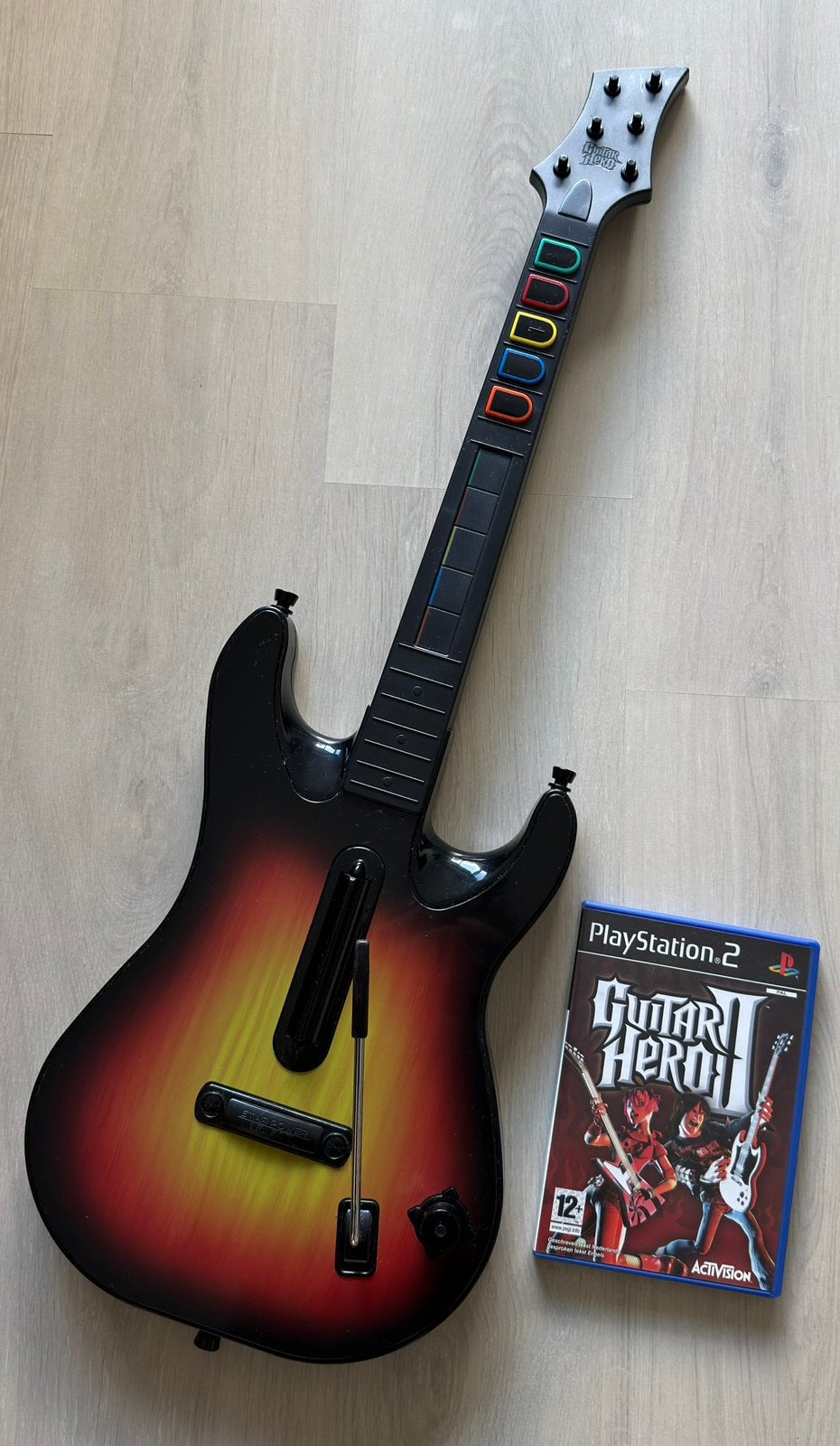 Guitar Hero World Tour Gitaar PS2 Wireless + Guitar Hero II, Spelcomputers en Games, Games | Sony PlayStation 2, 1 speler, Ophalen of Verzenden