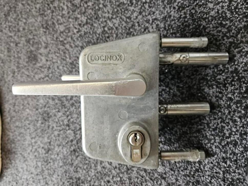 Locinox slot voor buiten tuin hekdeur, Doe-het-zelf en Verbouw, Hang- en Sluitwerk, Verzenden, Gebruikt, Overige materialen, Slot