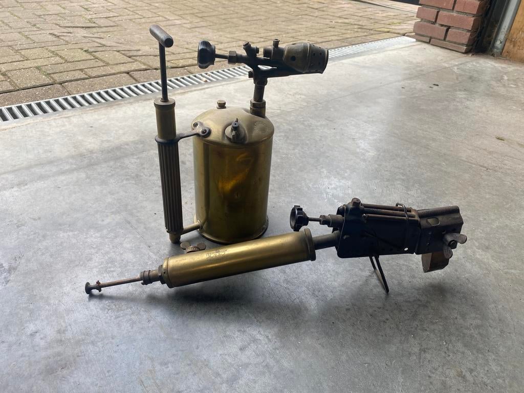 Soldeerbout en gasbrander antiek, Antiek en Kunst, Antiek | Gereedschap en Instrumenten, Ophalen
