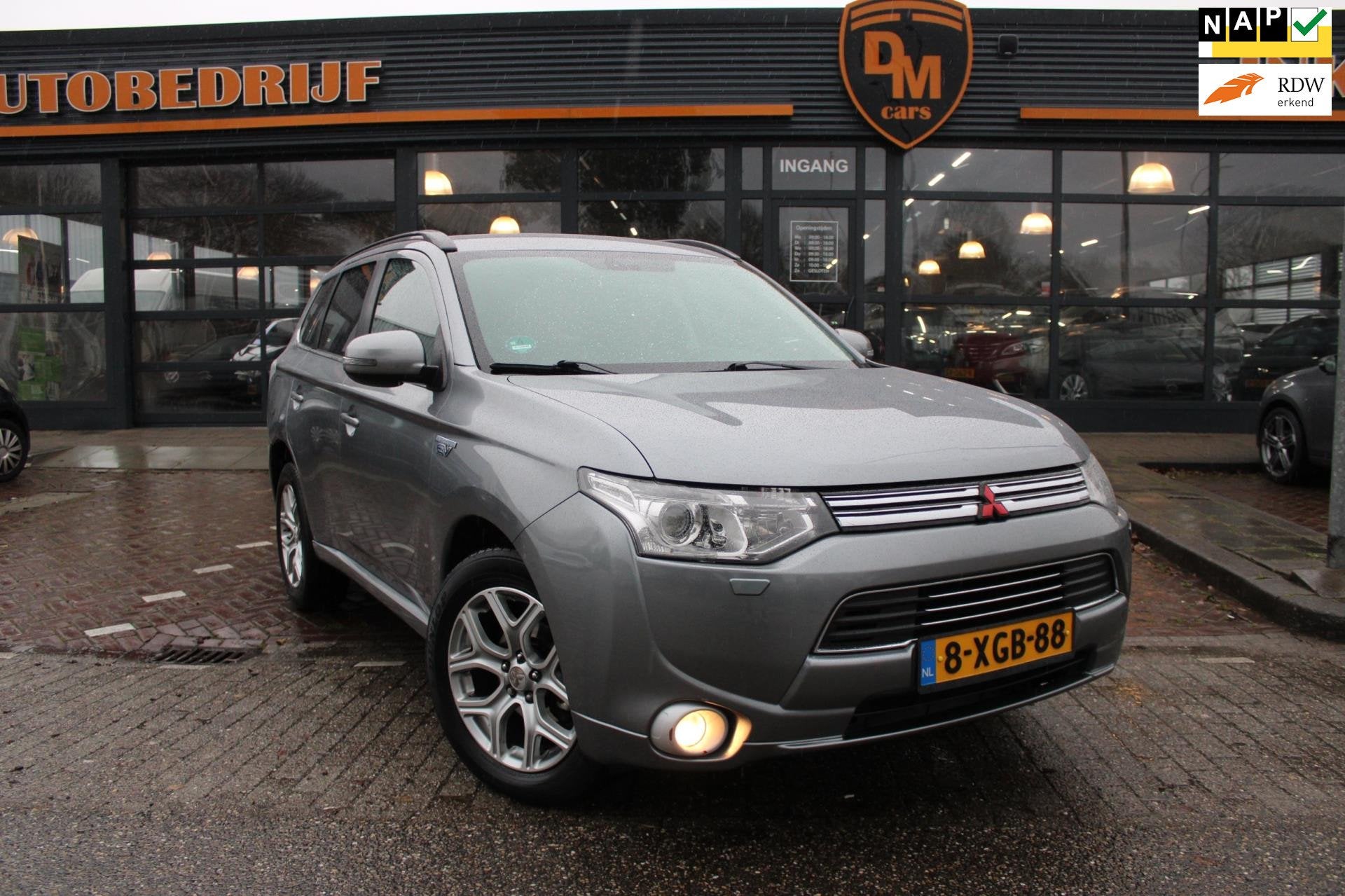 Mitsubishi Outlander 2.0 PHEV Executive Edition | Half-Leer, 4 cilinders, Leder en Stof, Vierwielaandrijving, Hybride Elektrisch/Benzine