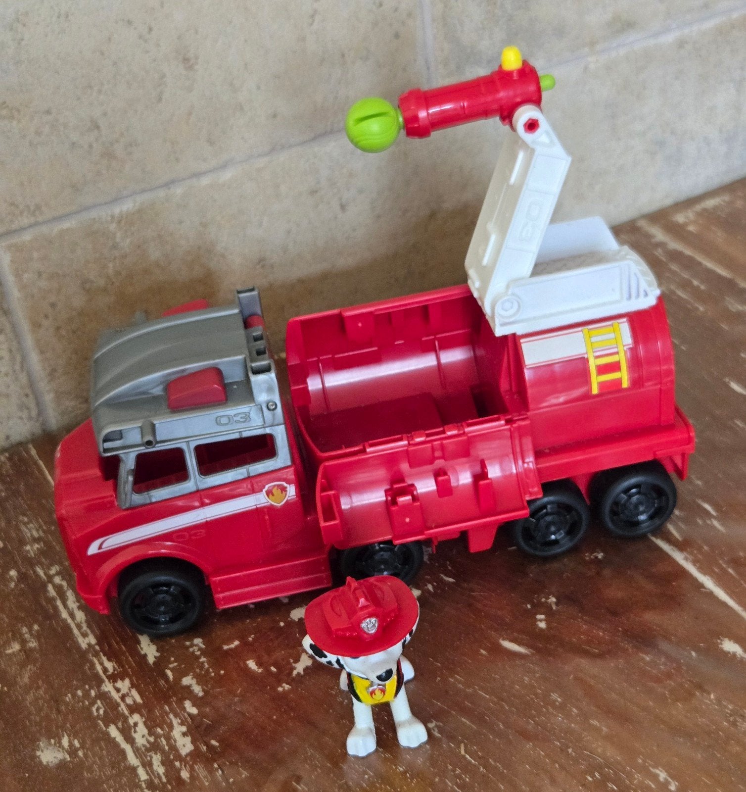 Paw Patrol Marshall Brandweerwagen met figuur, Ophalen of Verzenden, Zo goed als nieuw, Jongen of Meisje