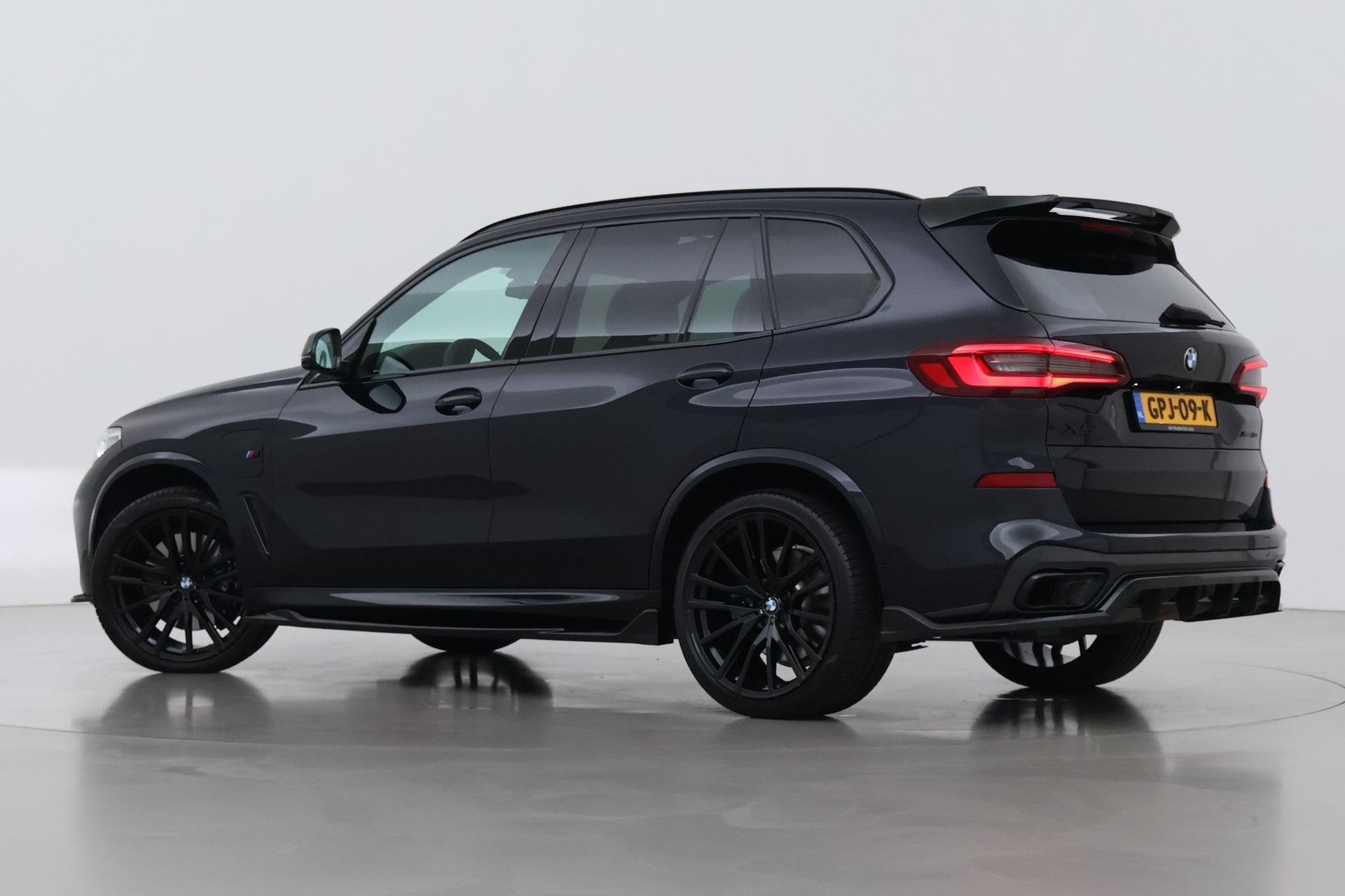 BMW X5 xDrive45e High Executive | M Pakket | Luchtvering | H, Automatische klimaatregeling, Gebruikt, 394 pk, Zwart